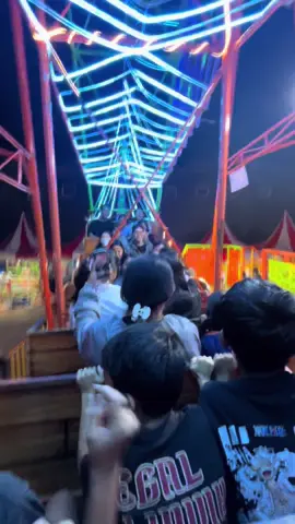 Kora kora versi pasar malam, lumayan membuat tegang!!! #dalungpermai #korakorapasarmalam 