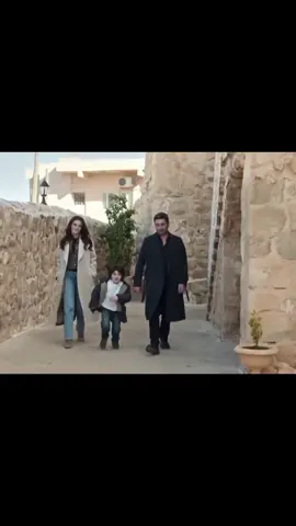 اعشق علاقتهم و اتمنى الكاتبه تزيدها 🥹🥹🫶#المدينة_البعيدة #اتاكان_اوزكايا #كايا #دينيز_البورا #اكسبلور 