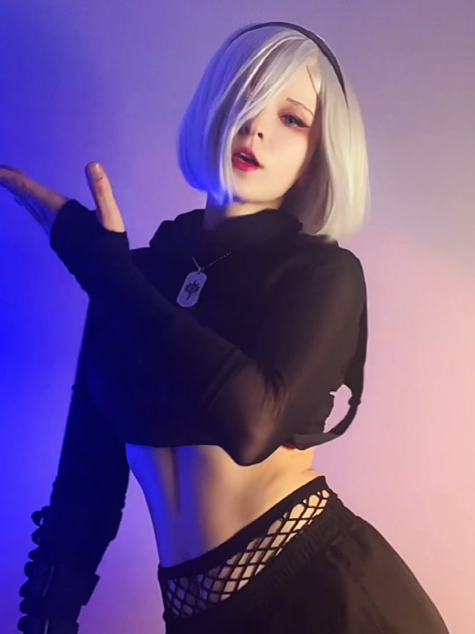 Yulya is having fun with effects 😸 #cosplay #nierautomatacosplay #nierautomata #2bcosplay #2B 