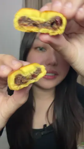 Quick snack review!! 🤤✨ #3ffood #3ffoodreddatesmixwalnutcake #snack 