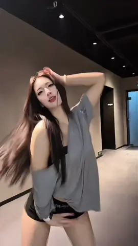 em là cô gái Dancer mọi người đừng cười em .. #xuhuongtiktok #sexy #kenhmoi #thịnhanhtiktok #gaixinh 