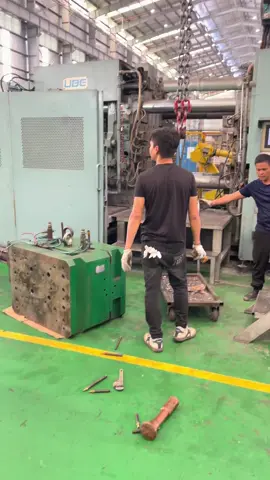 lắp tí là xong ấy mà. làm chầm chậm thì mới có tăng ca😋