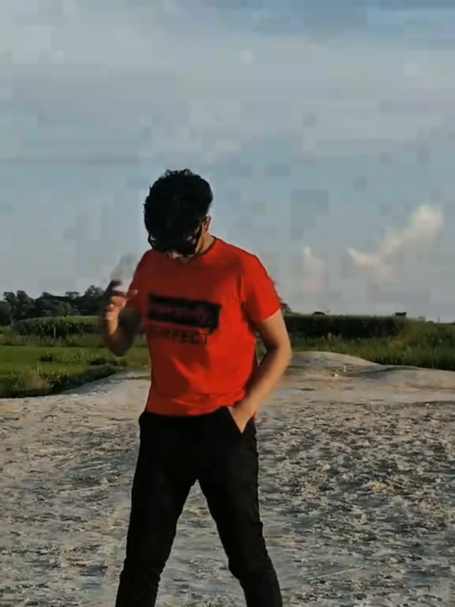 আমিতো নিজের পায়েই দাঁড়িয়ে আছি 😫