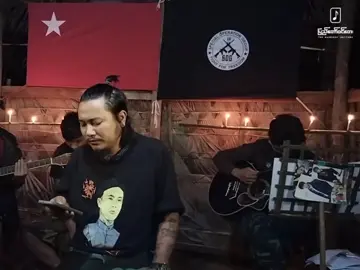 ကျောင်းတံခါးကို ကိုယ်တိုင်ပိတ်ပြီးတော့ ခေါင်းတလားထိပ်ကို လာထိုင်ဝံတဲ့လူငယ်တွေ  ဒီလူငယ်တွေခွန်အားနဲ့  ခင်ဗျားတို့ ခင်ဗျားတို့ စစ်တိုက်တိုင်းတော့ မကစားနဲ့ဗျာ ... #ပြည်တော်ဝင်တေး  YouTube မှာပြည်တော်ဝင်တေး လို့ ရိုက်ရှာပြီး အစအဆုံး တင်ထားပေးတာလေး သွားကြည့် ပေးကြပါအုံးနော် 