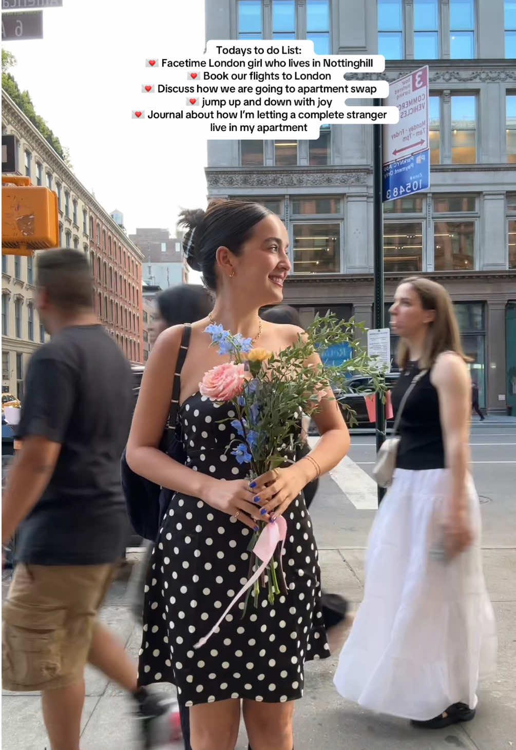 I love how only some of you know who I’m swapping with it feels like a little secret 🤭  Its happeningggg! #theholiday #nyc #london #apartmentswap 