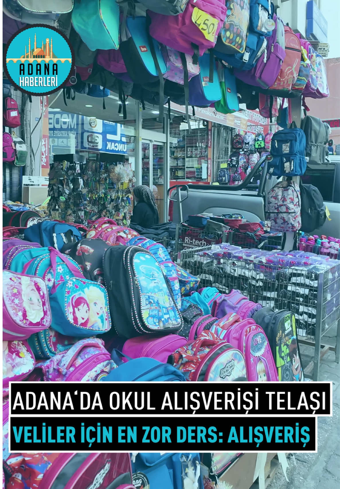 Yeni eğitim öğretim yılı öncesi alışveriş telaşı Adana'da hız kazandı. Özellikle çanta, kırtasiye ve kitap gibi temel okul ihtiyaçlarında yaşanan fiyat artışları, velilerin bütçesini önemli ölçüde etkiliyor. 2025-2026 eğitim dönemi yaklaşırken yapılan okul alışverişlerinin maliyeti geçen yıla kıyasla ciddi oranda yükseldi. Okul alışverişinin vazgeçilmez kalemlerinden olan kırtasiye ürünleri de ciddi zamlarla karşı karşıya. Kalem, defter, silgi, boya gibi temel ihtiyaçlarda ortalama yüzde 40’a varan fiyat artışı yaşanırken, kitap fiyatlarında ise bu oran yüzde 25 civarında kaldı.