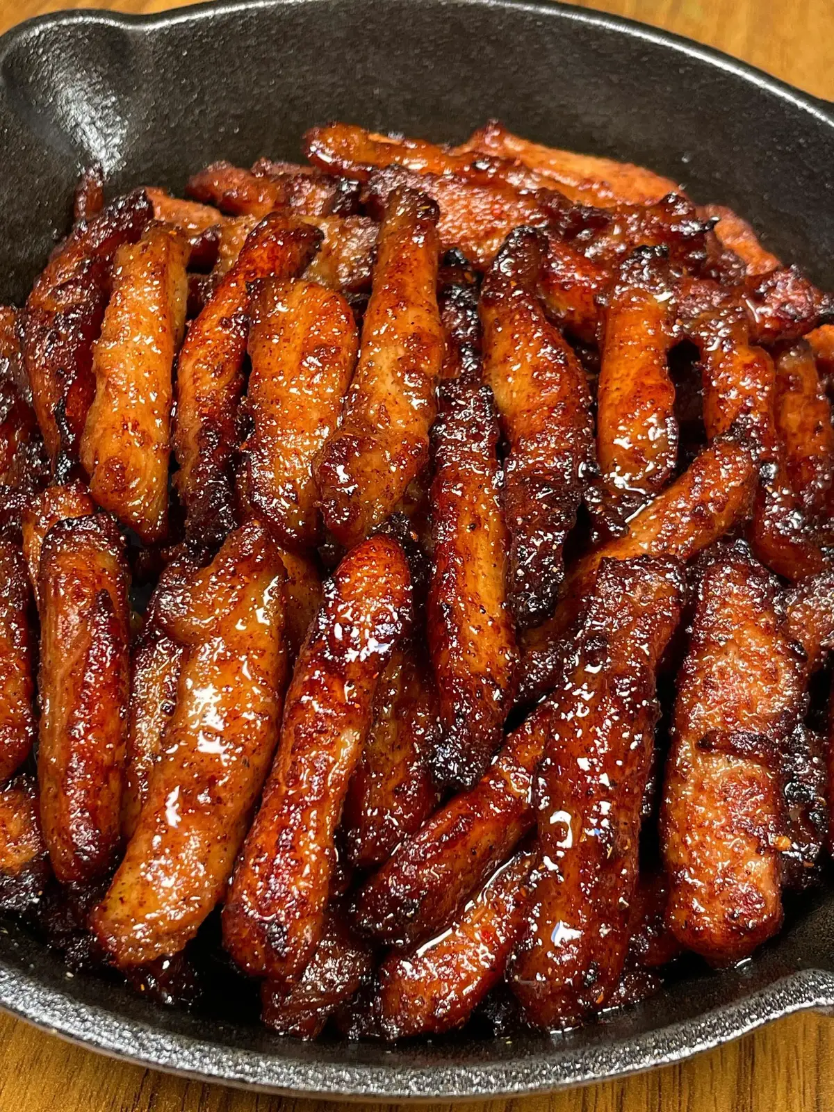 👨‍🍳 Ingredients 	•	Chicken breast (sliced into strips) 	•	Cooking wine 	•	Oyster sauce 	•	Light soy sauce 	•	Sugar 	•	Five-spice powder 	•	Black pepper 	•	Cornstarch 	•	Oil (for frying) 	•	Chili powder + pepper salt (for finishing) 📝 Steps 	1.	Slice chicken breast into strips. Marinate with 1 tbsp cooking wine, 1 tbsp oyster sauce, 1 tbsp light soy sauce, ½ tbsp sugar, a pinch of five-spice powder & black pepper. Mix well. 	2.	Add 2–3 tbsp cornstarch, coat evenly, and let marinate for 30 mins. 	3.	Heat oil, fry chicken strips until golden brown. Remove, then fry a second time for extra crispiness. 	4.	Sprinkle generously with chili powder & pepper salt. Serve hot! Golden, crispy outside, juicy inside — once you start, you can’t stop! 🤤 💛 Follow for more easy awesome food 💛 👉 Tell me in the comments what dish you want me to try next! #ChickenStrips #CrispyChicken #SnackRecipe #ChickenBreast #FoodTok 