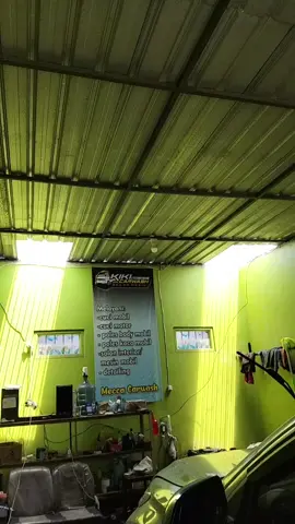 proses pemolesan body...#pajerosportindonesia ..#kikiwashbatu #cuciankonten #detailingcars #poles 