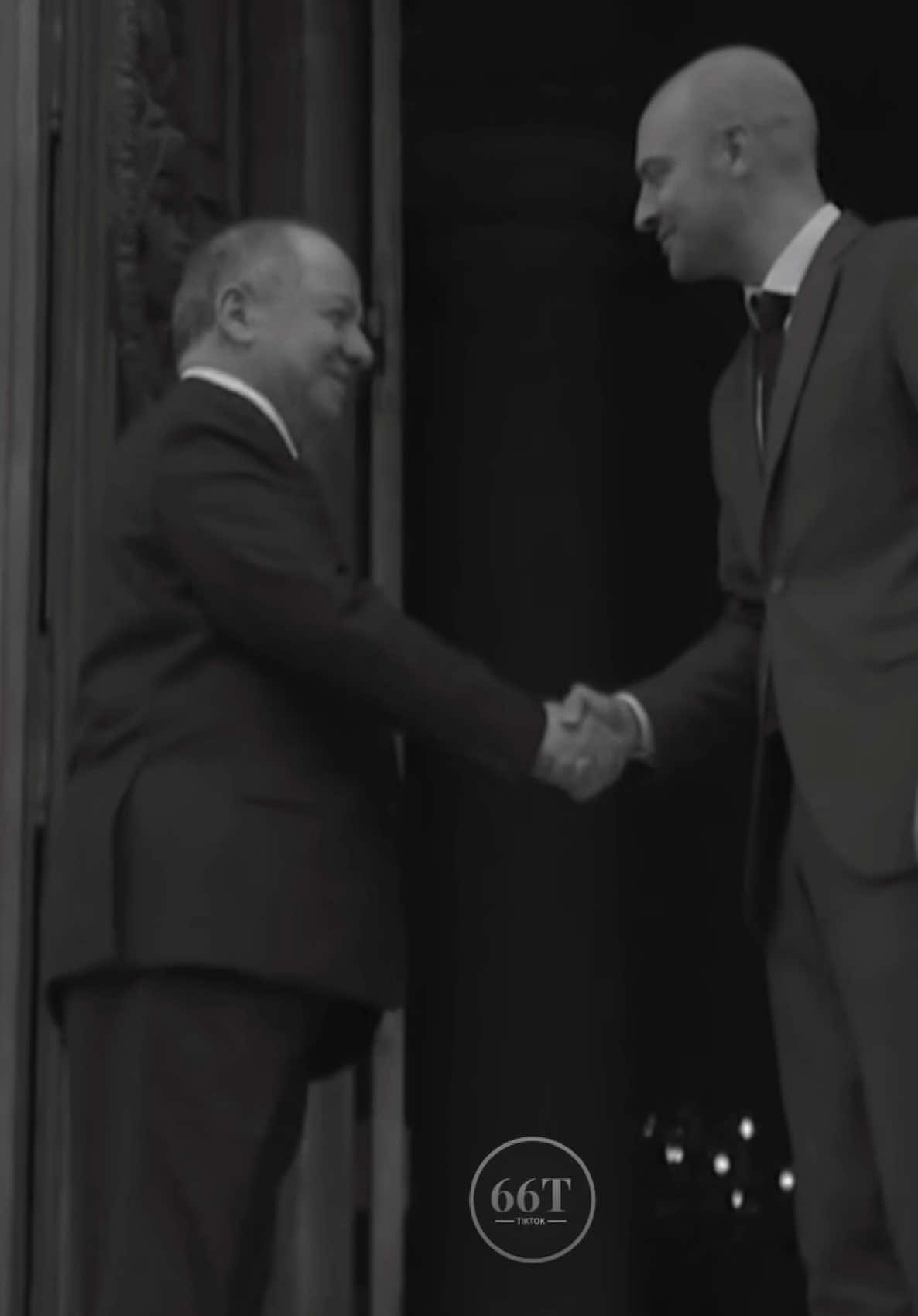 لحظة وصول فخامة الزعيم مسعود بارزاني إلى مقر وزارة الخارجية الفرنسية واستقباله من جانب وزير الخارجية جان نويل بارو #masoudbarzani #masrourbarzani #masrour_barzani #areenmasrourbarzani #areenbarzani #amb #areenmasrorbarzani #مسرور_بارزاني #ارين_بارزاني #TeamKurdistan #تيم_كوردستان  #areenreadingweek؟ #areenreadingweek  #ناتوانن 