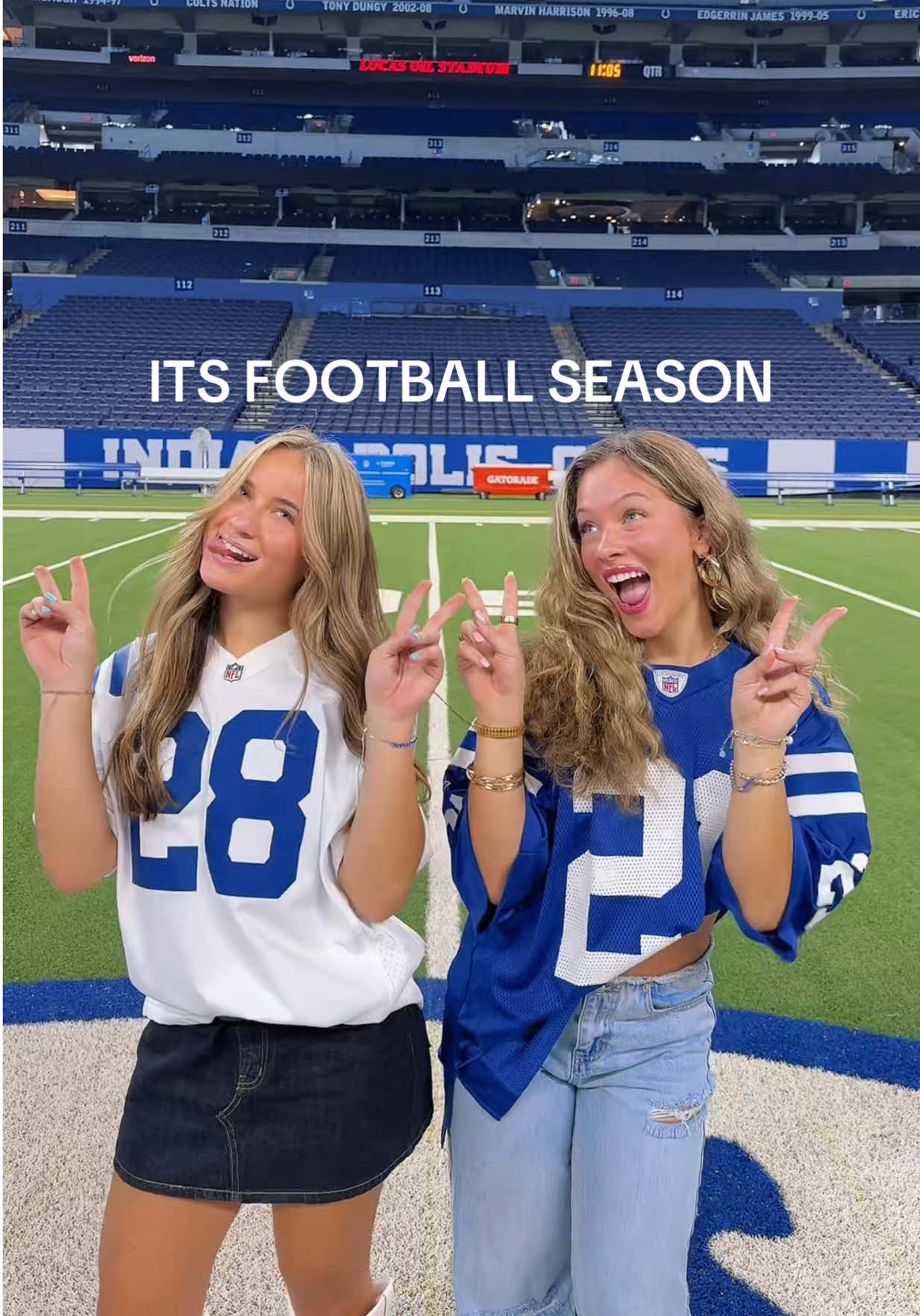 it’s FOOTBALL season !!!!!✨✨ GOOO COLTS 🏈 #football #footballseason #colts #fallvibes #trending @Indianapolis Colts @White Fox Boutique 