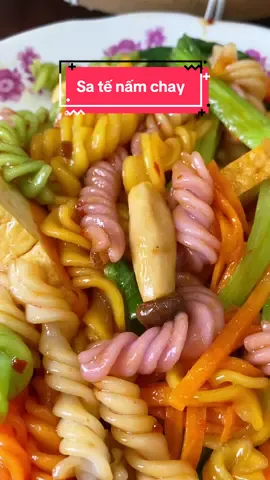 Tháng ăn chay này mà mình muốn đổi vị cho lạ lạ thì có hủ sa tế nấm chay của nhà Thích Cay này là hợp lý lắm luôn, nhanh gọn lẹ mà vị đậm đà, dễ ăn #nhunguyen28 #foodreview #satenamchay #thichcay #ancungtiktok 