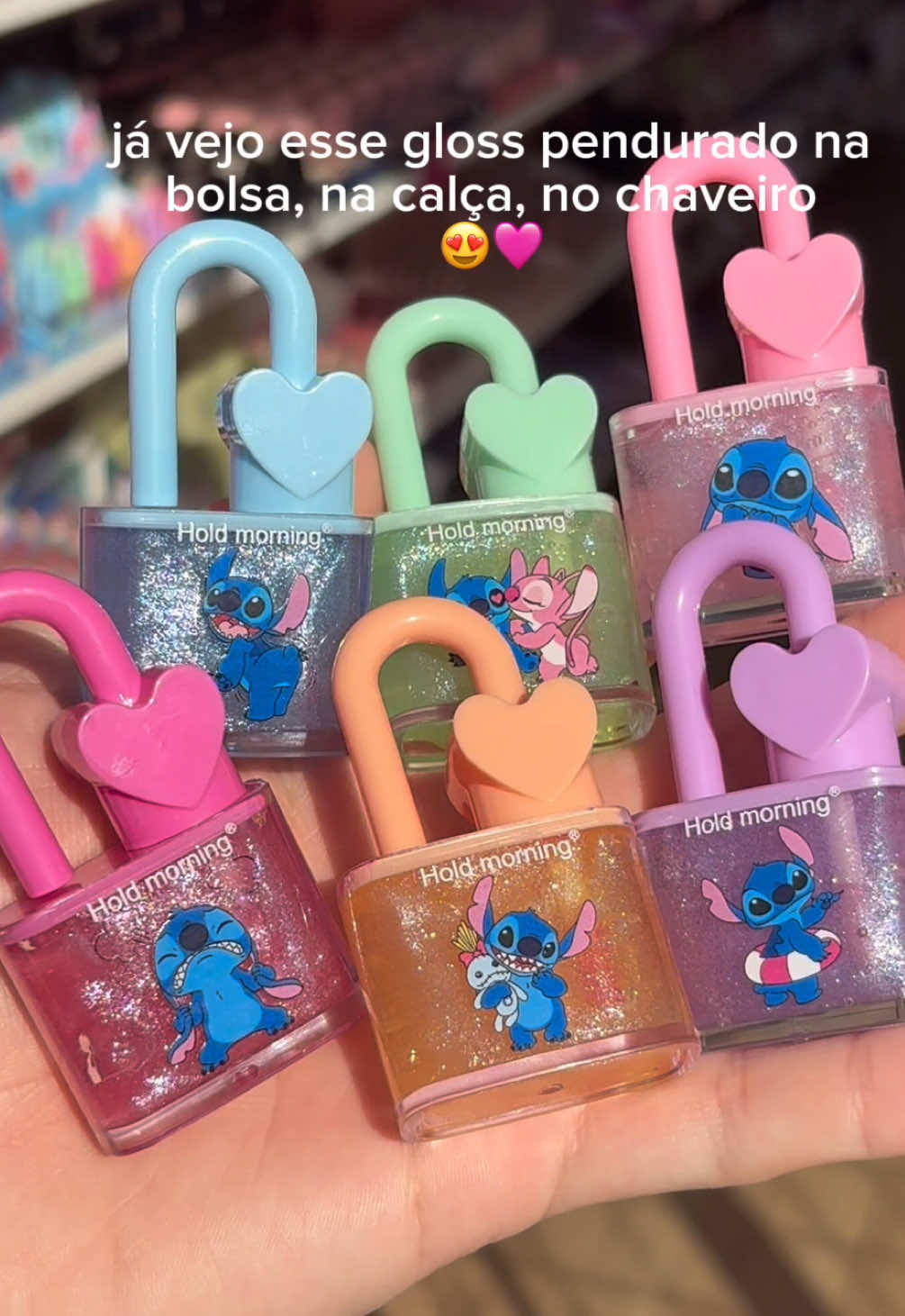 tipo assim, um gloss do STITCH de CADEADO! . . . . . #gloss #stitch #chaveiro #glosschaveiro #lojademaquiagem
