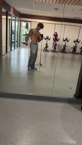 Clavicles of doom and despair😭