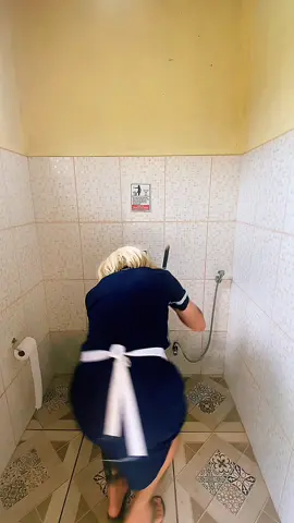 Olha o que a Rebeca encontrou quando abriu a privada 😱😂  #Rebeca #BanheiroEntupido #HumorTikTok #RebecaQueLute #SóRindoPraNãoChorar 