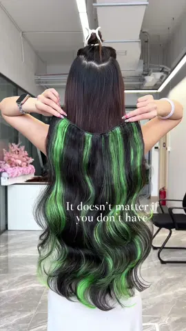 It doesn’t matter if you don’t have black hair—this wig of ours is brown mixed with green, and it looks nice and natural when worn.#wig #highlight #beauty #tiktokshoplabordaysale #brown 