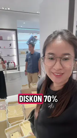 MICHAEL KORS SALE 70%