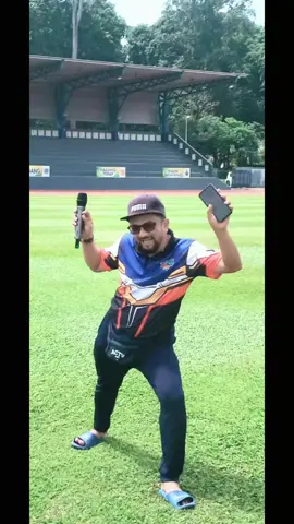#terbaikutkygterbaik  kasi happy walaupun bertukar uniform