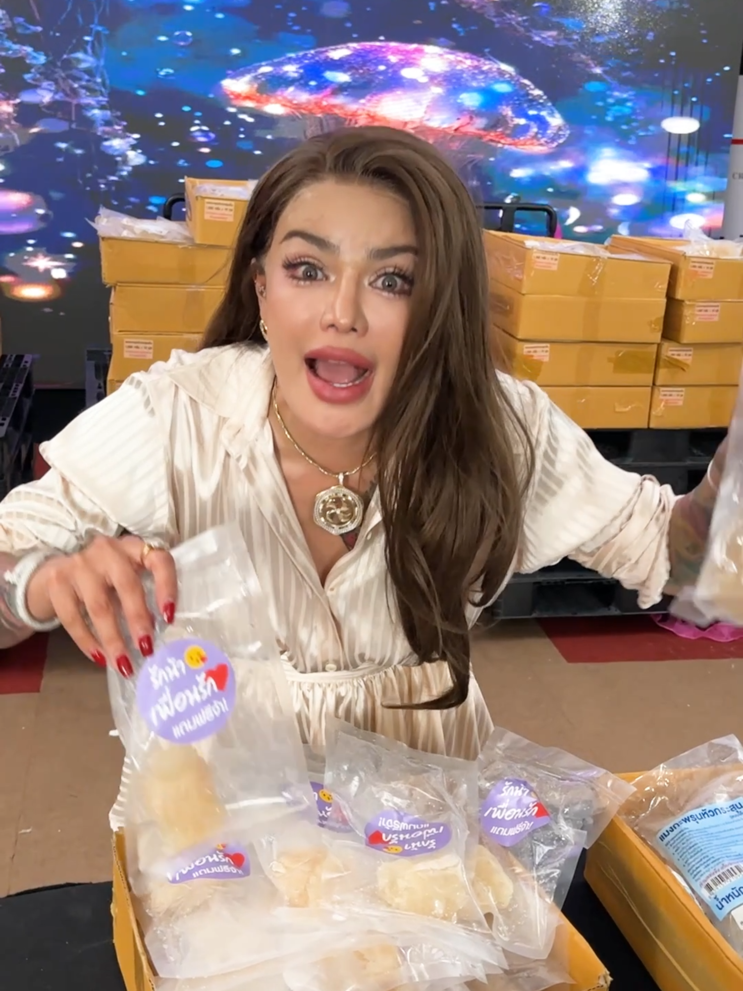 แมงกะพรุนหัวกระสุน แถมฟรีทุกบ้าน #พิมรี่พายขายทุกอย่าง