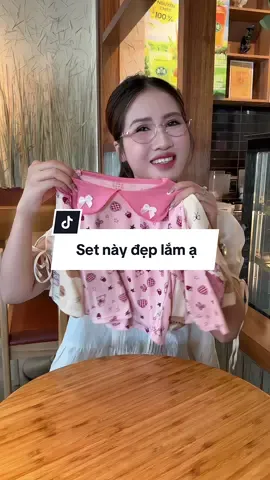 Bé mặc set này đẹp từ giường cho đến trường học luôn ạ #shopmelalalyly #shopmelalalyreview #melalalyly #bothudongchobe #quanaothudongchobe 