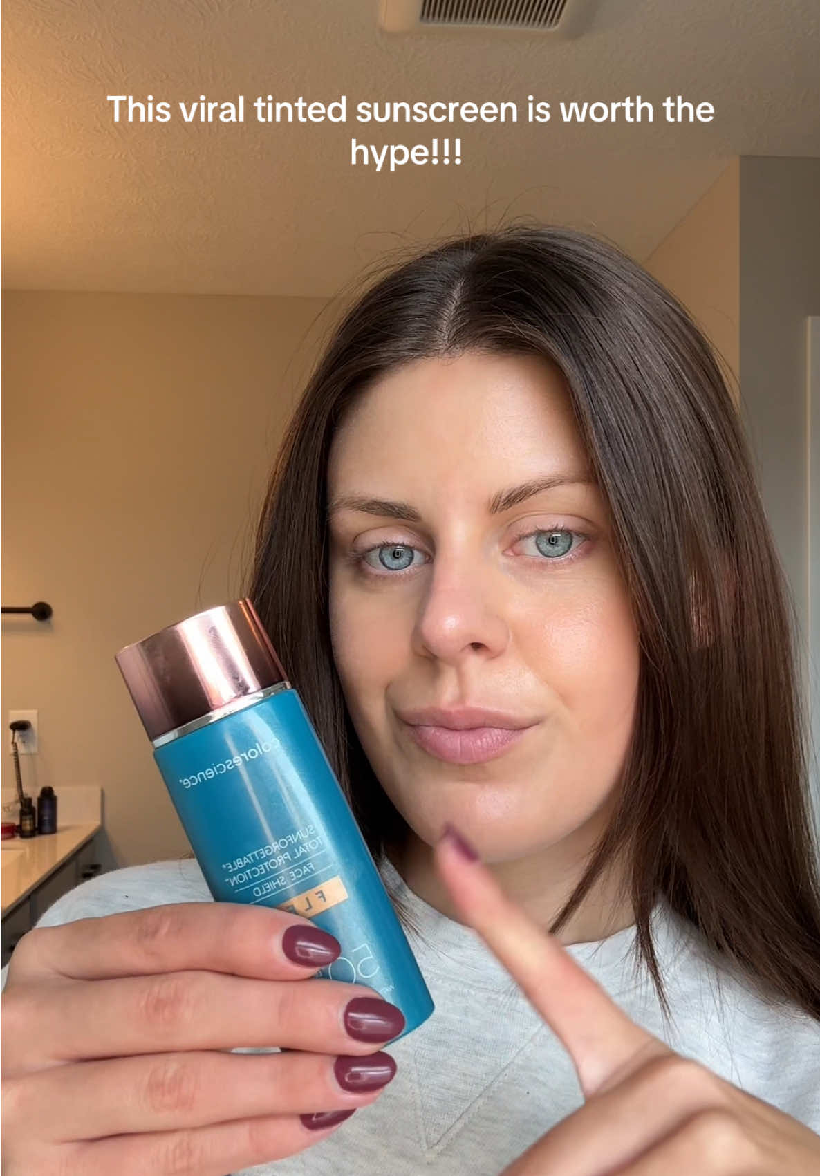 This @Colorescience sunscreen is viral for a reason!!  #tintedsunscreen #sunscreen #coloresciencesuncreen #tintedmoisturizer 