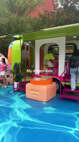 The season finale of Casa de Tree Hut is happening TODAY at the University of Oklahoma 🎓✨  📍Circle Drive ⏰ 9am -4pm #treehut #collegetour #finale #casadetreehut 