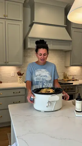 Crockpot carnitas are a family fav and such an easy weeknight meal 🌮✨🫶🏼 #EasyRecipe #crockpot 