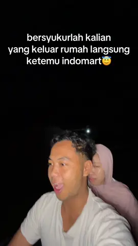 gak jarang mengurungkan niat buat jajan hanya karena gak ada temen yang diajak barengan  wkwk
