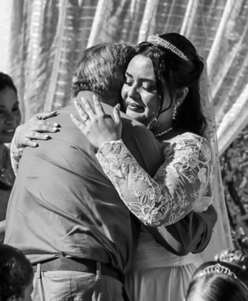 01/05/2024 Que saudade da minha neguinha, último aniversário do vovô Joel com a nossa Cleidinha! Os parabéns em casa não são mais os mesmos sem a alegria da casa. Te amamos para sempre 🤍 #vó 