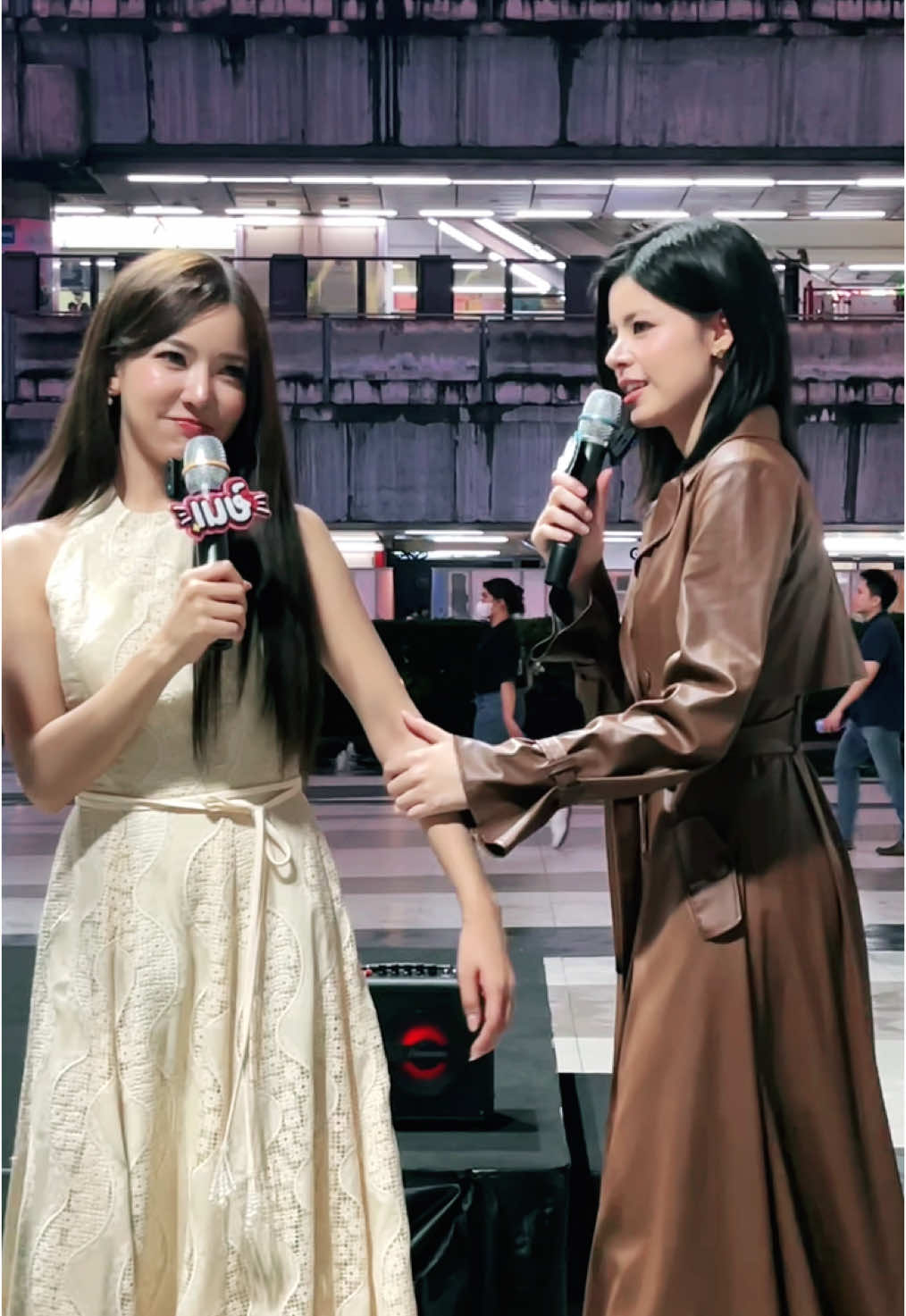 วิธีการง้อ ไหว้สวย ๆ #maywyda #fay_riezz  #faymay  #praewcharity2025  #preawcharityxFayMay 