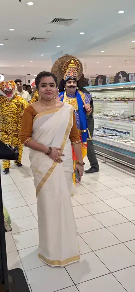 festival of south India kerela ONAM special celebrations in Lulu karama Dubai 💖❤️‍🩹 #uae🇦🇪 #fypシ #foryoupage #repost @Krishna Subedi 