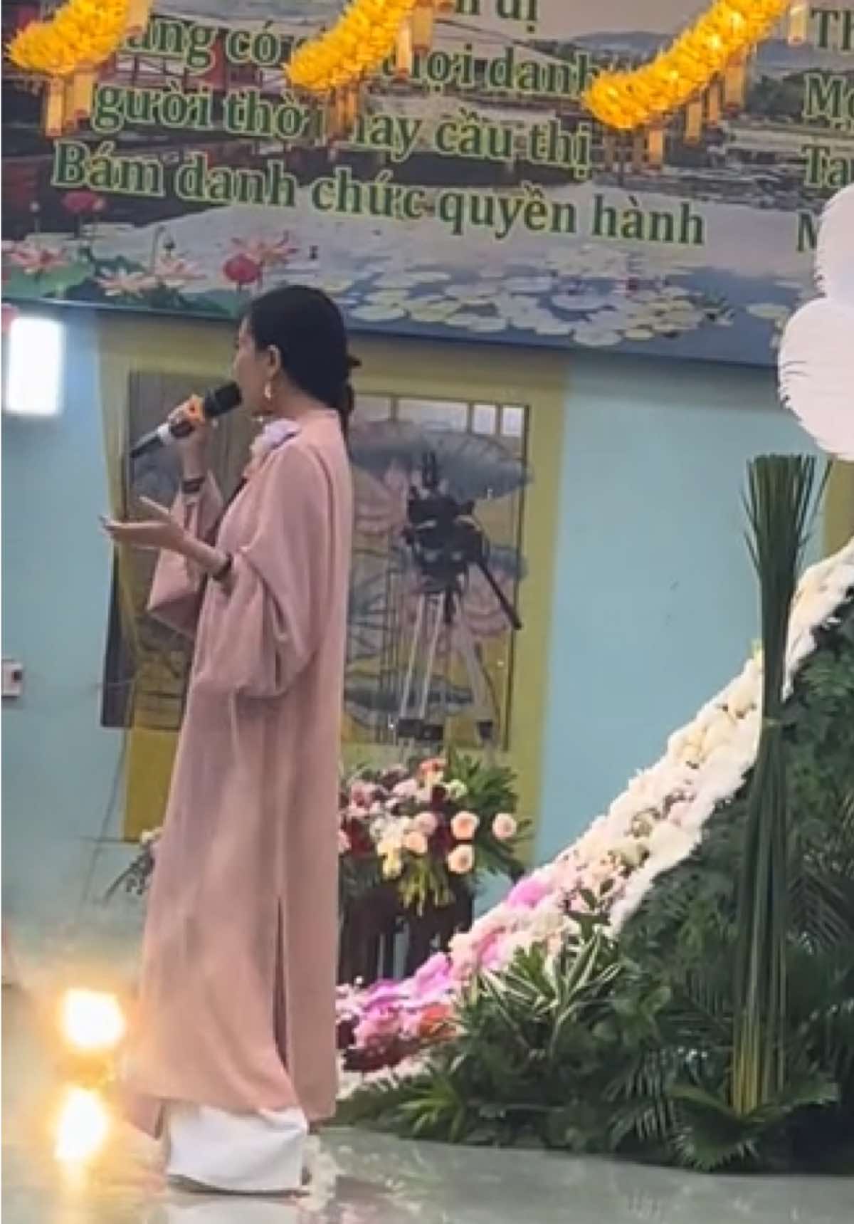 Hữu duyên gặp chị @Hoàng Y Nhung ở chùa Đức Hoà 🥰#phatphapnhiemmau #thichminhthien #chùaduchoa 