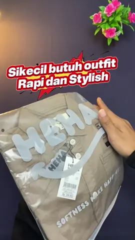 Ganteng maksimal dengan kemeja anak ini! 💙 Cocok untuk acara santai atau formal. Tinggal padukan dengan celana pendek atau panjang. 👖👕 Praktis dan stylish! 😎 #kemejapolos #kemejaanakcowok #kemejastyle #outfitanak #fyp 