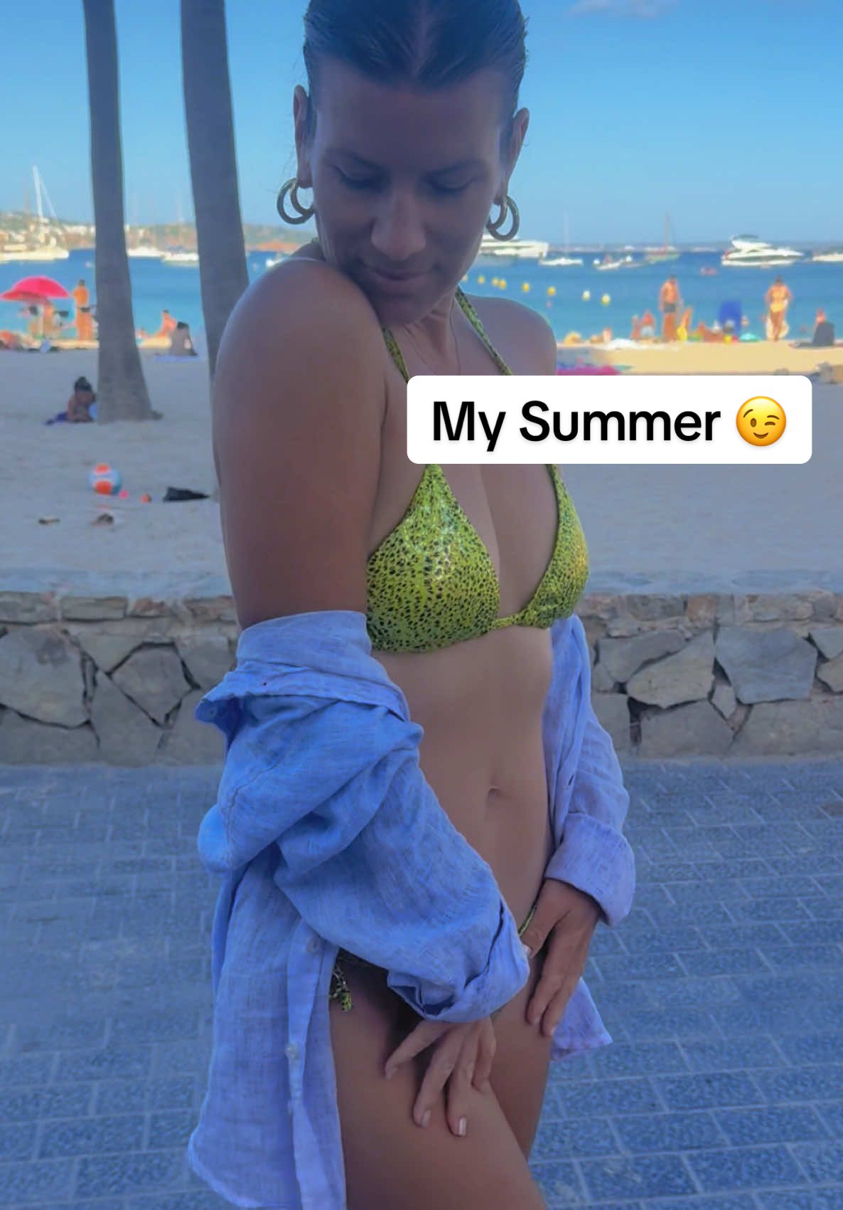 Not just a hot summer – it’s my summer. ☀️✨ Confidence never goes out of season. #beachlife #beachvibes #beachfashion #naturalbeauty  #angelasteelefashion