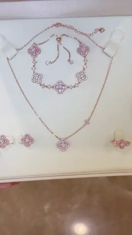 Sakura Cleef Jewelry Set 🫶✨ #fyp #aesthetics #luxuryjewelry #vancleefbracelet #tiktokmademebuyit 