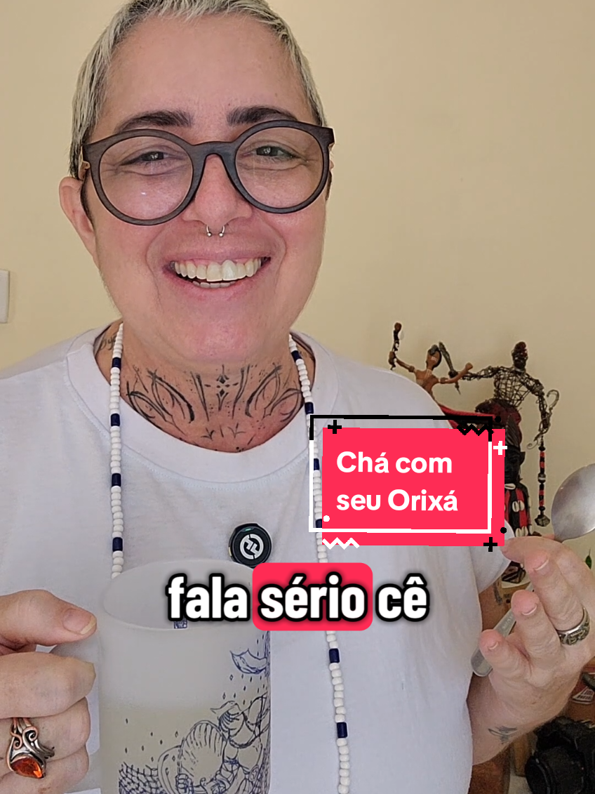 É seu Orixá que não te dá caminho ou é você que não o enxerga?  Eu sou Adeloyá OjúBará e esse é o Chá com seu Orixá, porque roncó não tem café! #adeloyá #fotoscomalma #chacomseuorixa #livrocontasecontos #dicasdeterreiro 