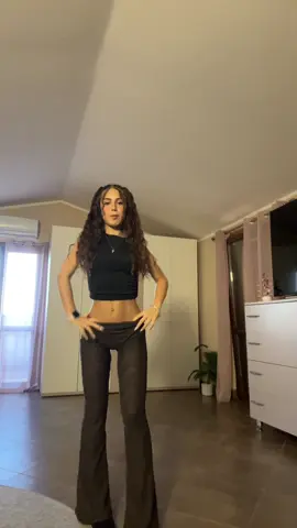 ma che pantaloni belli ho trovatoo #fakebodyy⚠️ #fyp #fitcheckgirl 