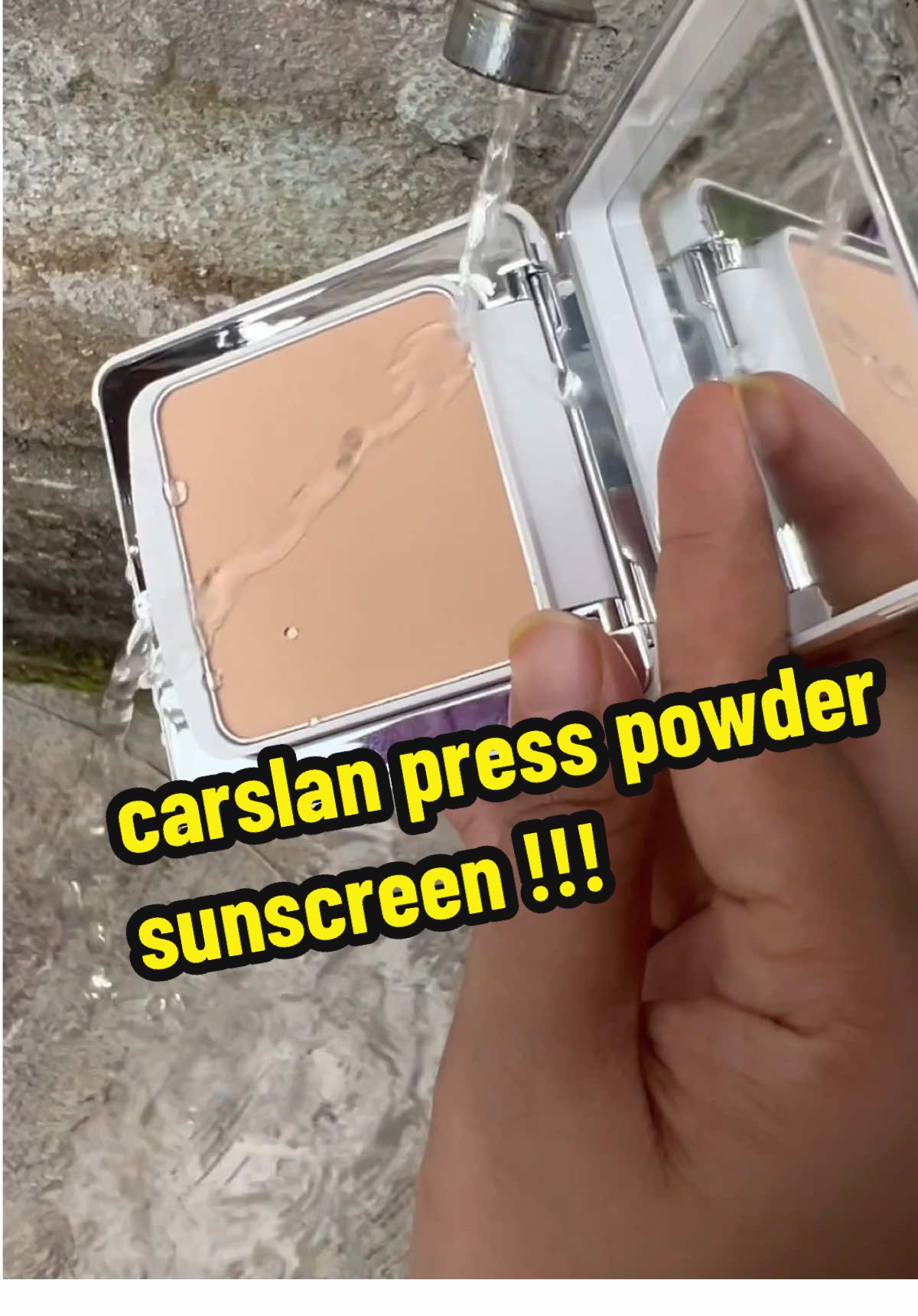 sumpah loveeee dooh 😭😭✋🏻 !! smooth je bila pakai #carslan #presspowder #powdersunscreen #carslanpowder #carslansunscreenpowder 