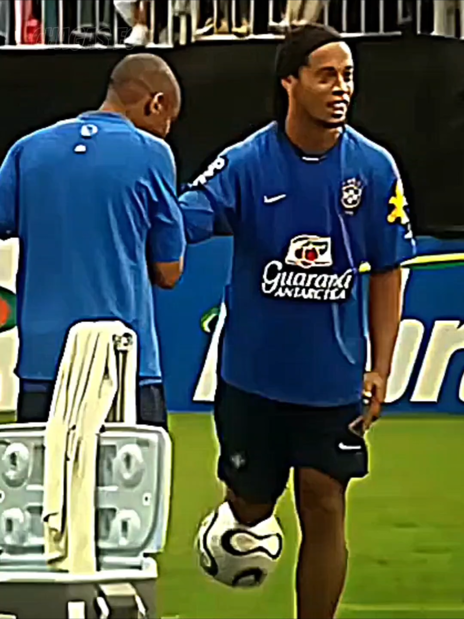 Ronaldinho WARM-UP 🔥🇧🇷 #ronaldinho #skills #warmup 