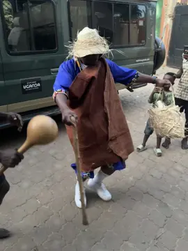 Dancing in true Ugandan spirit 🙌🏾 #Uganda 