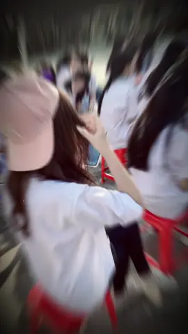 sbd -001:Trần Minh Anh mang vẻ ngoài xinh đẹp ,với mái tóc nâu nhẹ ,nụ cười duyên dáng, và bờ môi quyến rũ chị được rất nhiều các em khối dưới săn đón ,chúc chị 8386 🥰