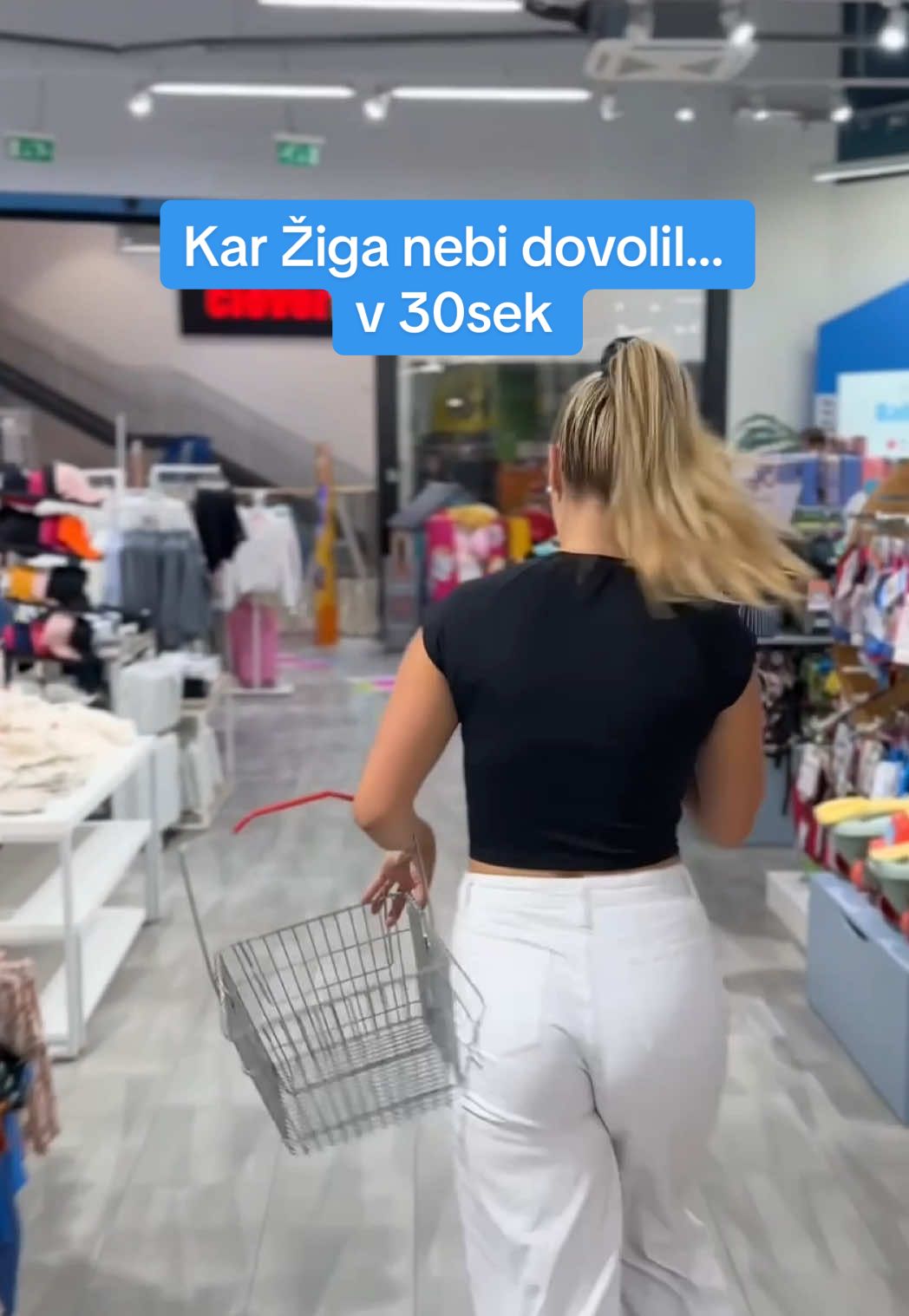 ⏱️ Eva ima samo 30 sekund, da v Baby Centru pobere stvari, ki jih Žiga NIKOLI ne bi pustil, da kupi! 🚫 Žiga bi rekel “NE”… Eva pa reče “JA”! 😂🍼 #challenge #fypslovenija #babycenter #babycenterslovenija 