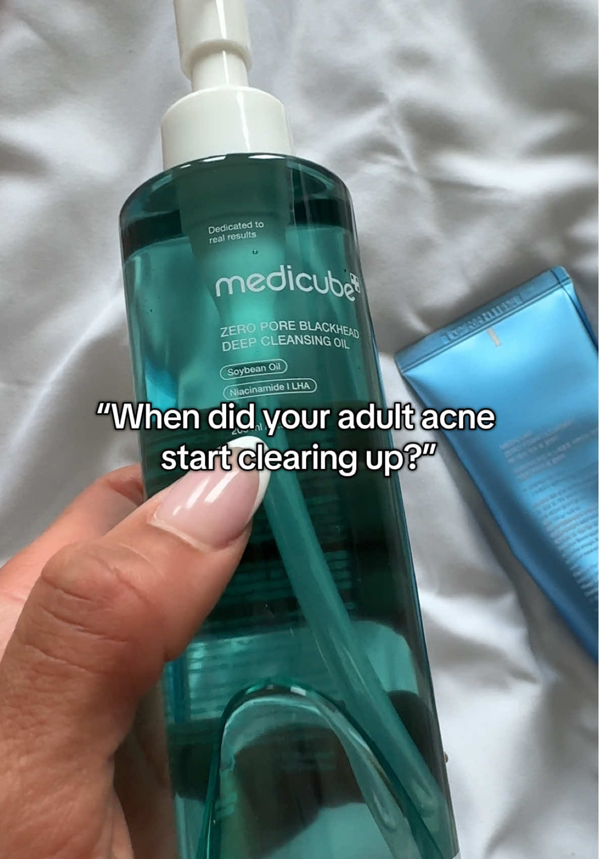 You could never make me hate Medicube  skincare products! Girlies with oily skin, don’t be afraid to double cleanse your skin with an oil based cleanser. I have literally decreased my oil production by double cleansing. There is no secret to glass skin. You just have to be consistent with your skincare. Korean skincare has been number 1 in skincare for many reasons. Pick products that work for your skin and Just be consistent and patient 🫶🏽 @medicube US Store #doublecleansing #koreanskincare #oilyskin #glassskin #acnetreatment 