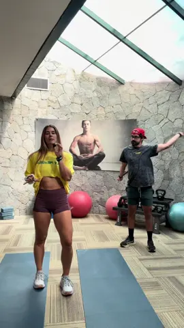 Last Dance antes de  Hyrox Acapulco 🏴‍☠️💀🖤🫶🏻 @Holy Program  #hyroxacapulco #hyroxtraining #couplegoals #Fitness #fitnessmotivation 