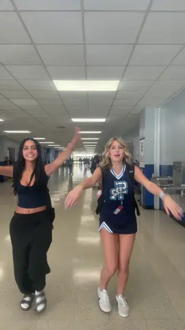 game day @vicky #cheer#football#gocrazy#school#fyppppppppppppppppppppppp 