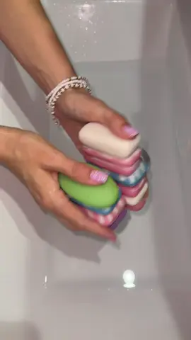 Красивое видео Асмр с ярким мылом🧼🫧🤤 #soap #asmr #asmrsoap #soapcutting #асмрмыло 