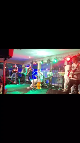 #fyp #viral #burninggroove #like #lakazcascavelle Yansley feat burning Groove- medley 🎶🎶💥💥 @MatGuitarVibe 