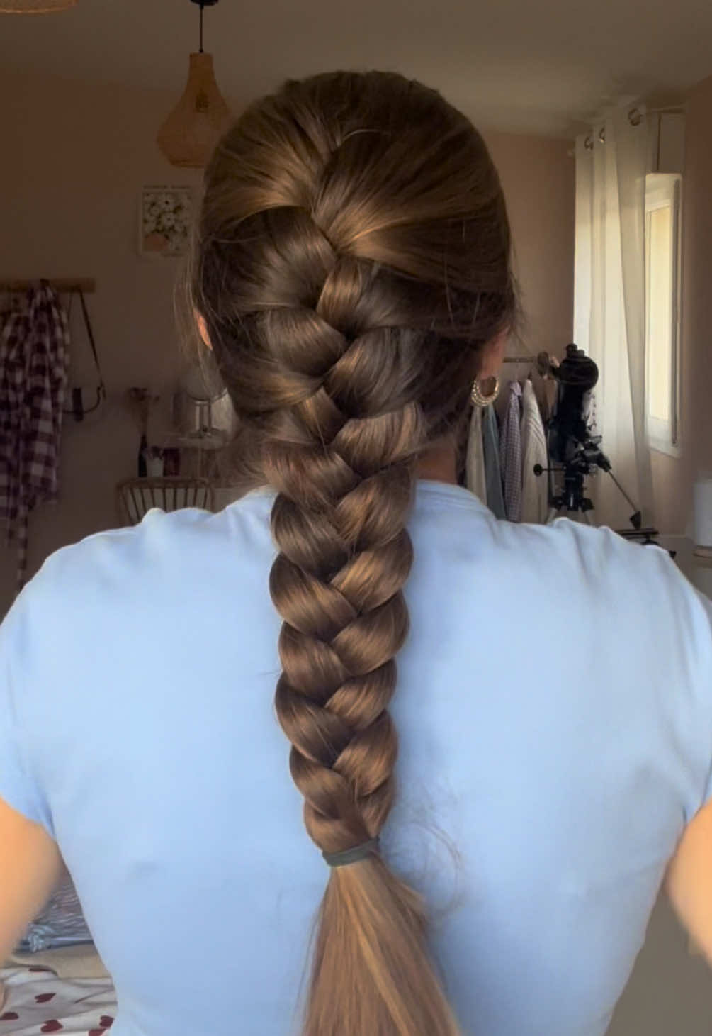 La coiffure parfaite si vous voulez porter vos cheveux attachés 🤎  #frenchbraid #braidtutorial #hairstyle #tresseafricaine #tressescollées 