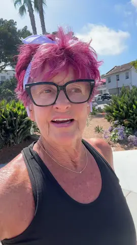 Happy Friday!  Getting my walk on!  #lagunabeach #walking #health #happylungs