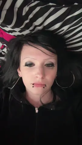 #2000sfashion #emogirl #alr3ady_d3ad50 #college #collegestudent 