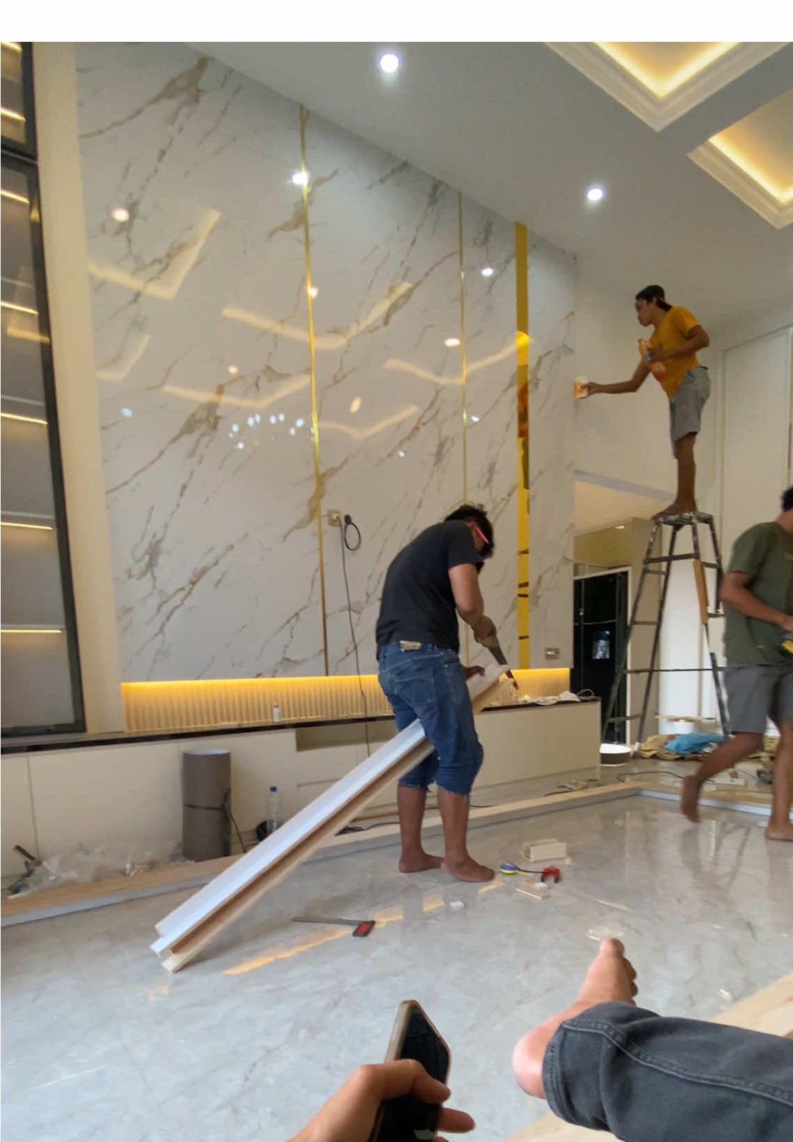 Instal bacdrop Tv project di klaten jawa tengah  #interiorrumahminimalis #proyekrumahminimalis #bacdroptv #mebelinterior #interiordesign 
